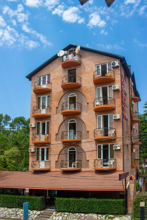Hotel Evrazia Ureki Eksteriør bilde