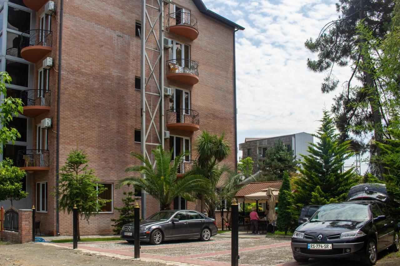 Hotel Evrazia Ureki Eksteriør bilde